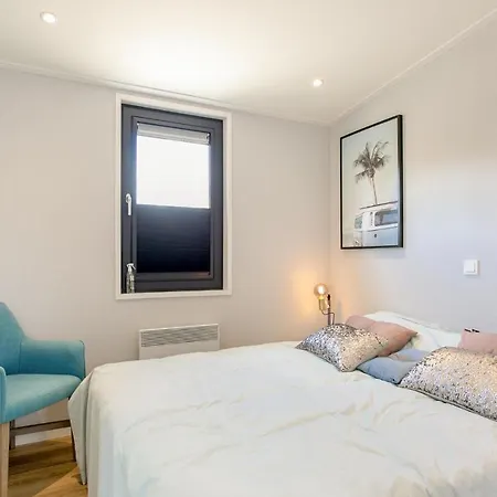 Lovely Home In Voorthuizen With Wifi